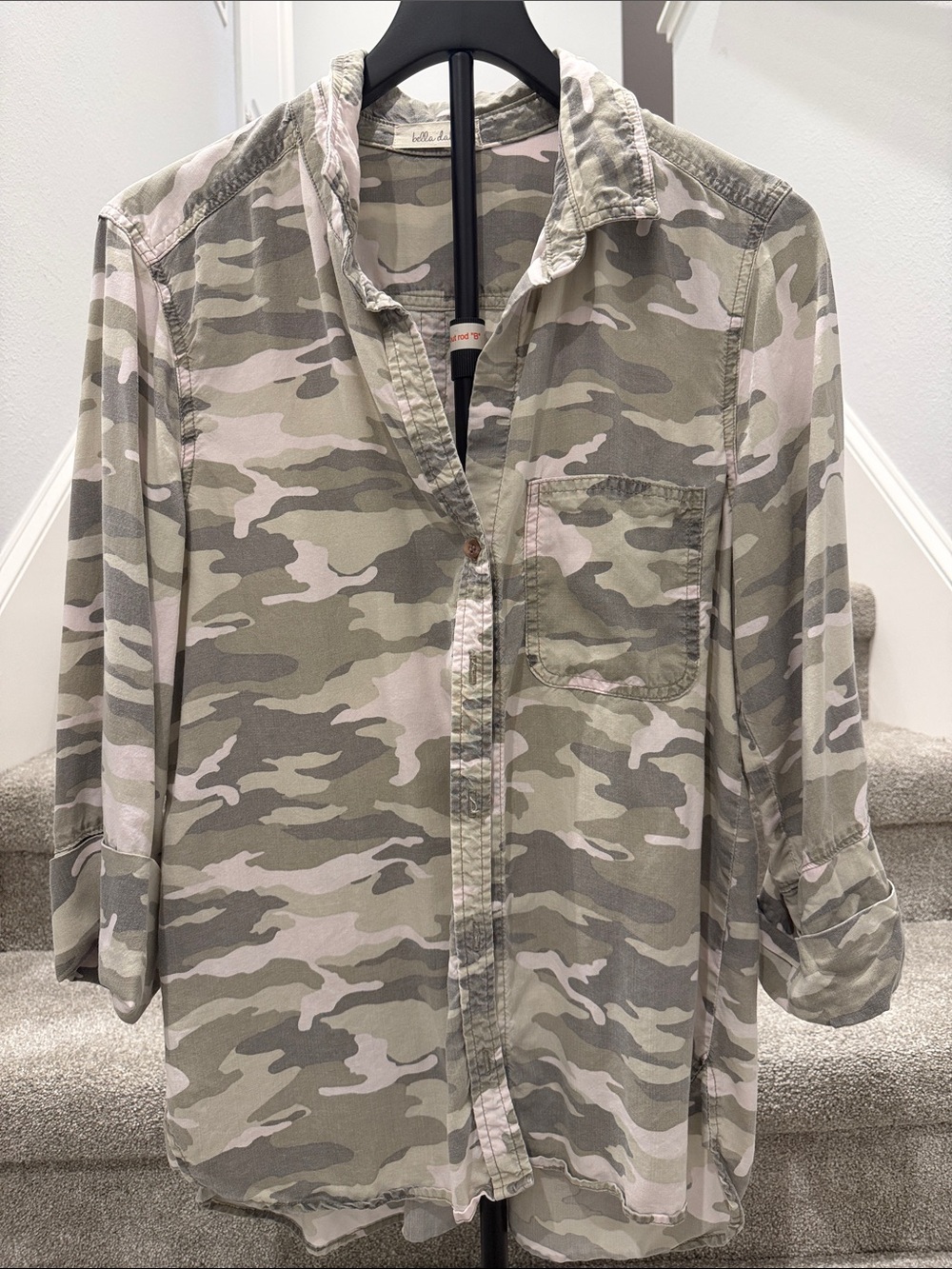 Bella Dahl  size large Camouflage Button-Down in Green & Taupe